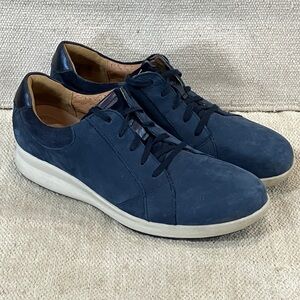 wm’s size 11 Clarks unstructured Dark Blue suede / leather Sneakers cushy soles